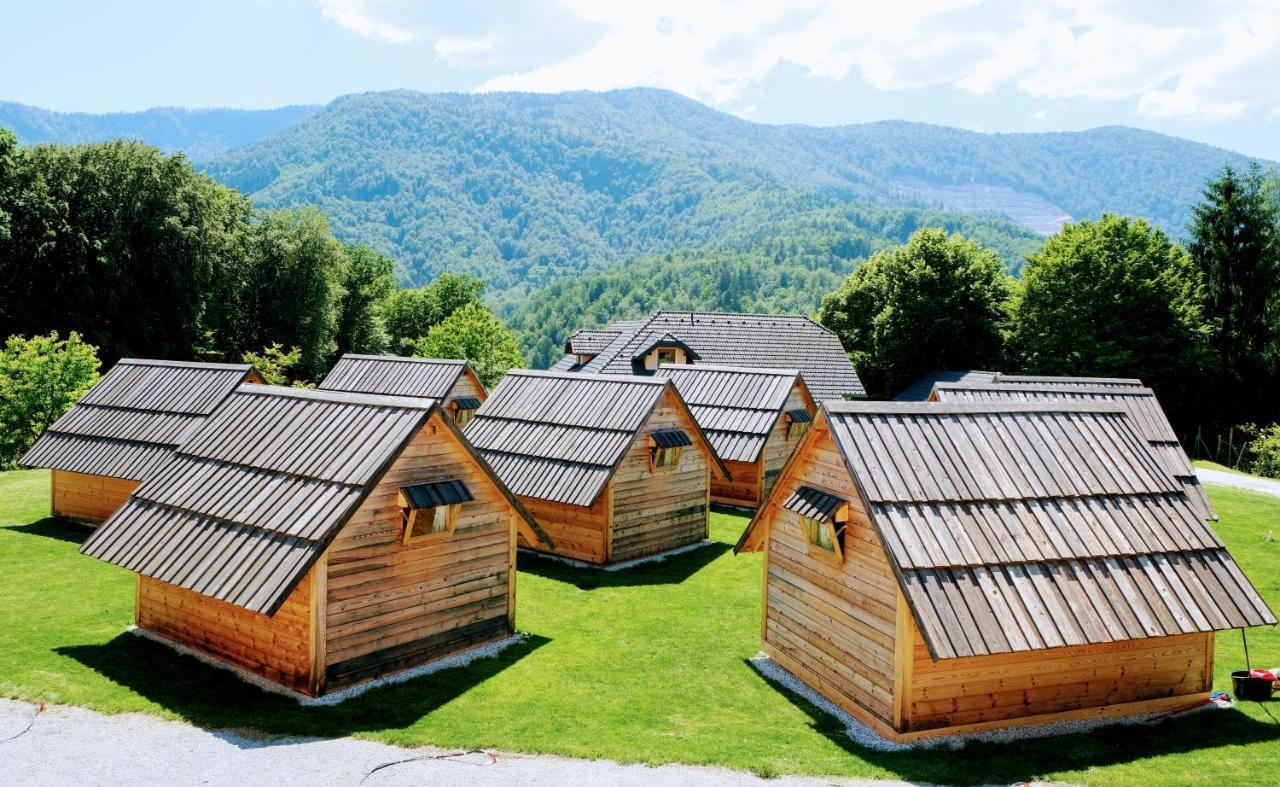Small Wooden Houses And Apartments Zgornja Dobrava Radovljica Εξωτερικό φωτογραφία
