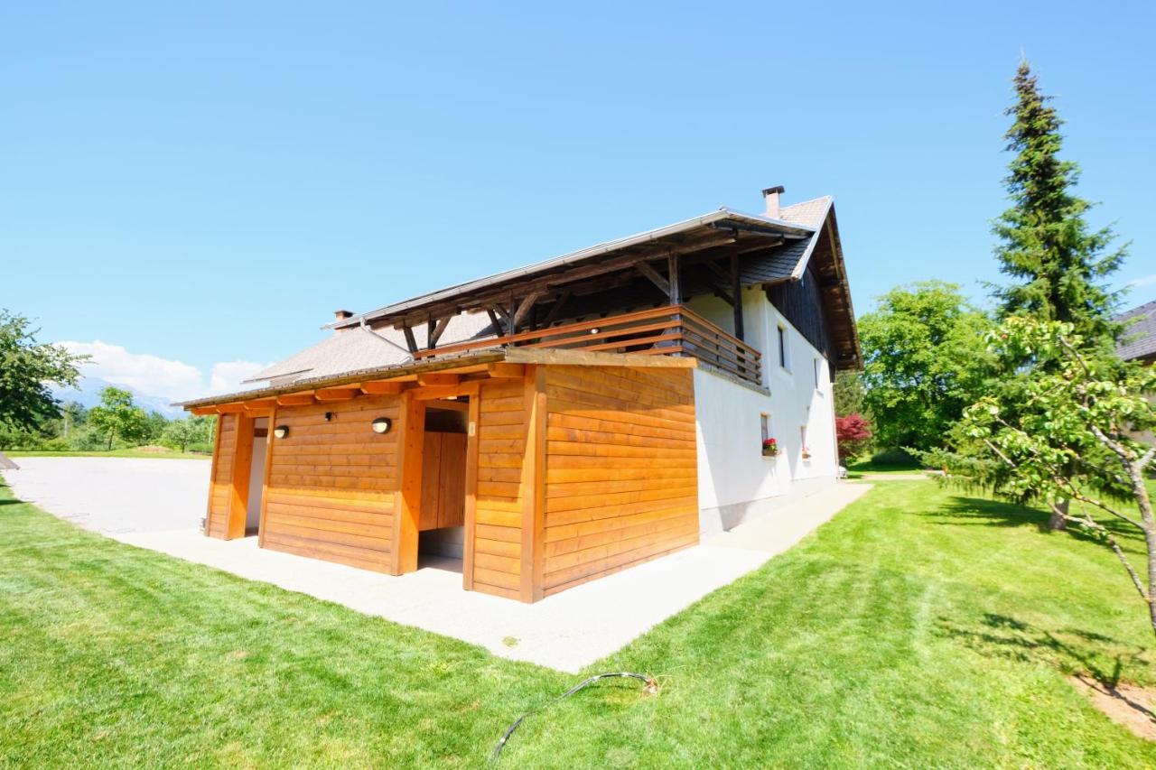 Small Wooden Houses And Apartments Zgornja Dobrava Radovljica Εξωτερικό φωτογραφία